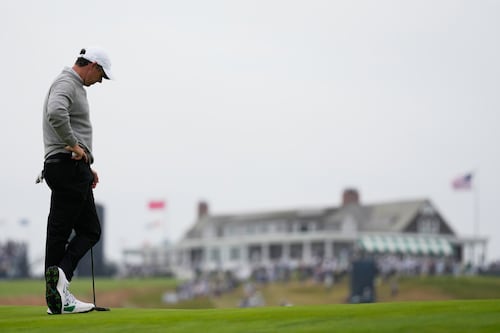 Us Open bajo amenaza por tormentas, niebla densa y ráfagas