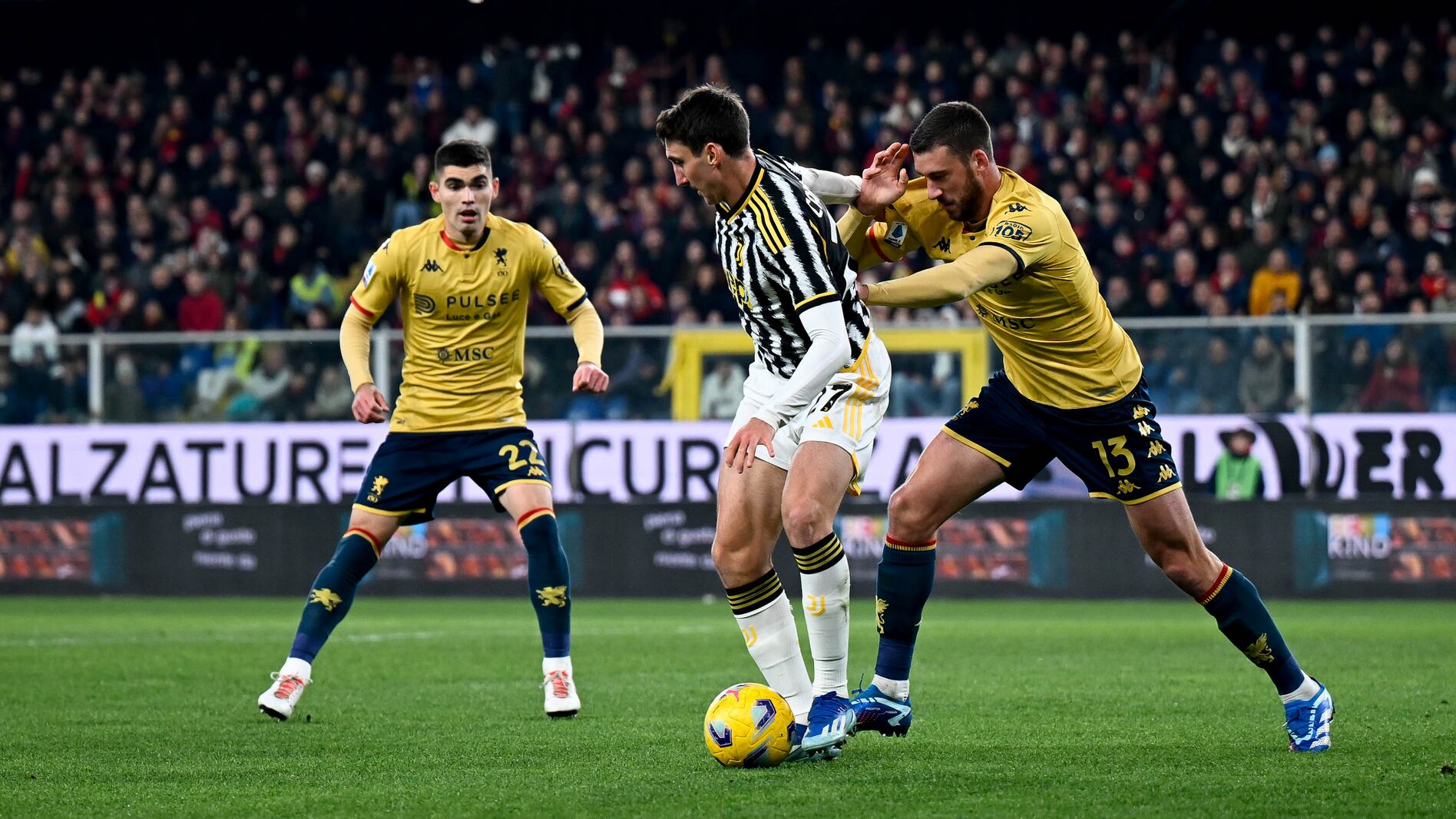 Johan Vásquez fue titular ante Juventus.