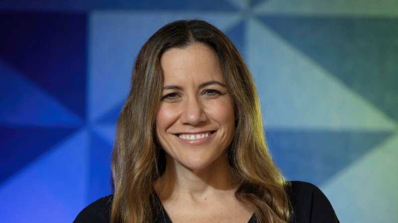 Visa nombra a Youmna Harb como líder de Productos de Consumo