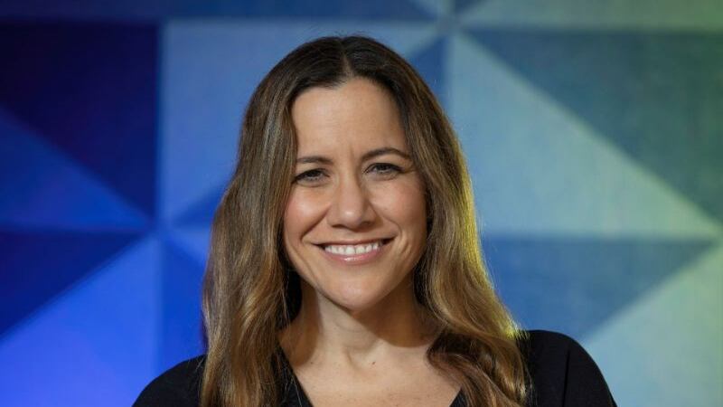 Visa nombra a Youmna Harb como líder de Productos de Consumo