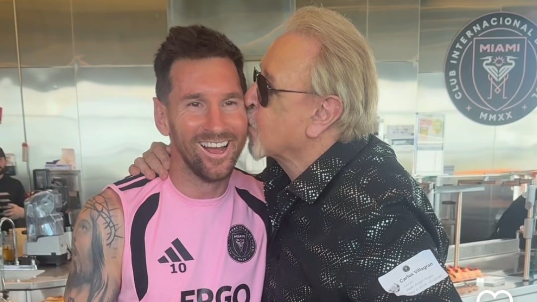 Kiko conoció a Messi y hasta lo besó.