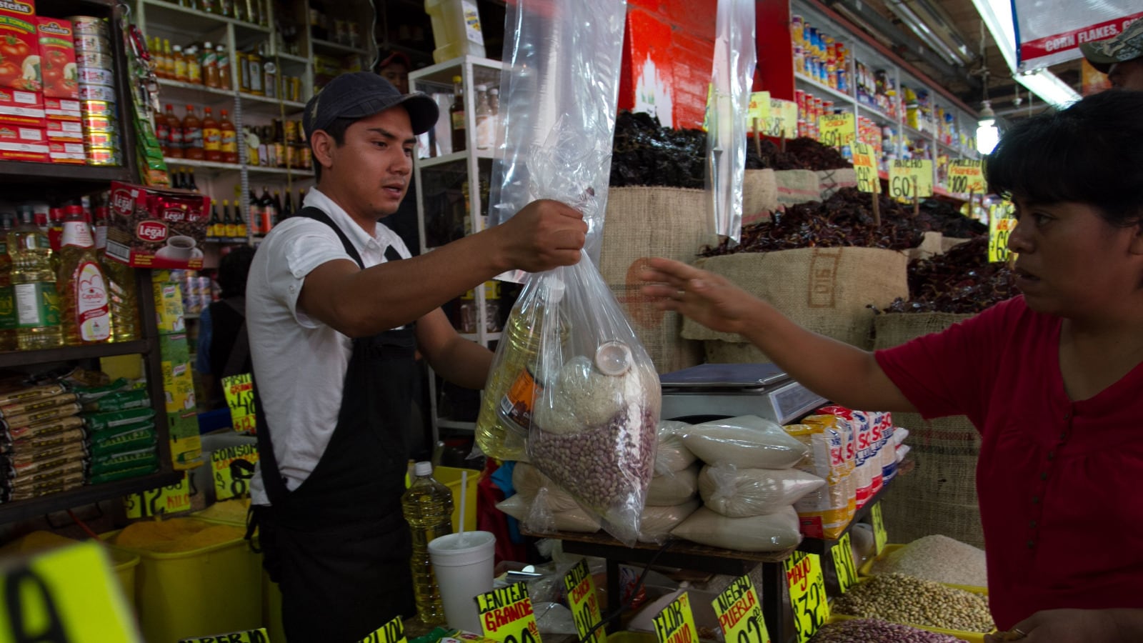 Tepic, Nayarit se coronó como la ciudad con número mayor de trámites para abrir una tienda de abarrotes o comercio pequeño, con 8; Chihuahua el zona del país con el costo más alto.