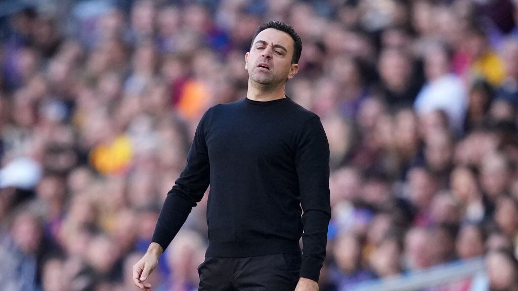 Xavi Hernández regresó a la cancha del Camp Nou con apagado empate frente al Espanyol