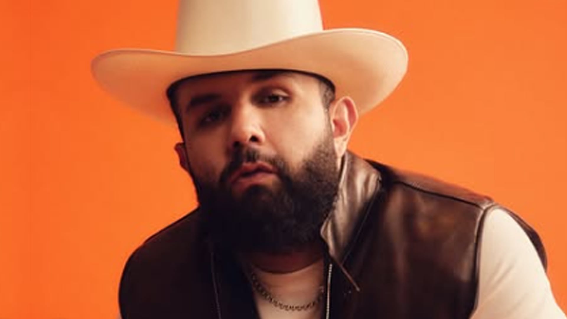 instagram @carinleonoficial