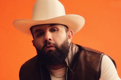 Influencer filtra nueva colaboración de Carín León con artista mexicano