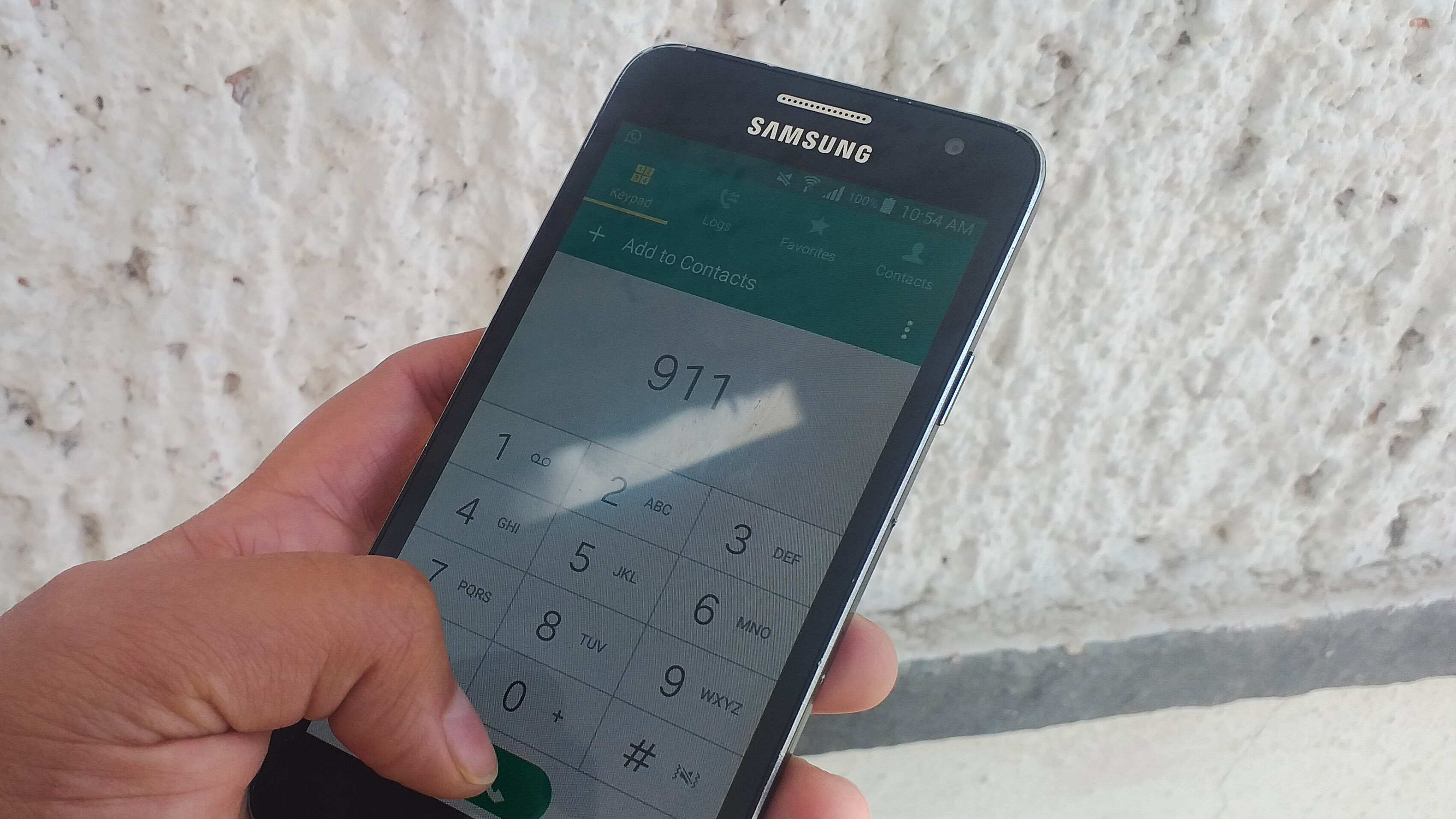 Van tras los bromistas