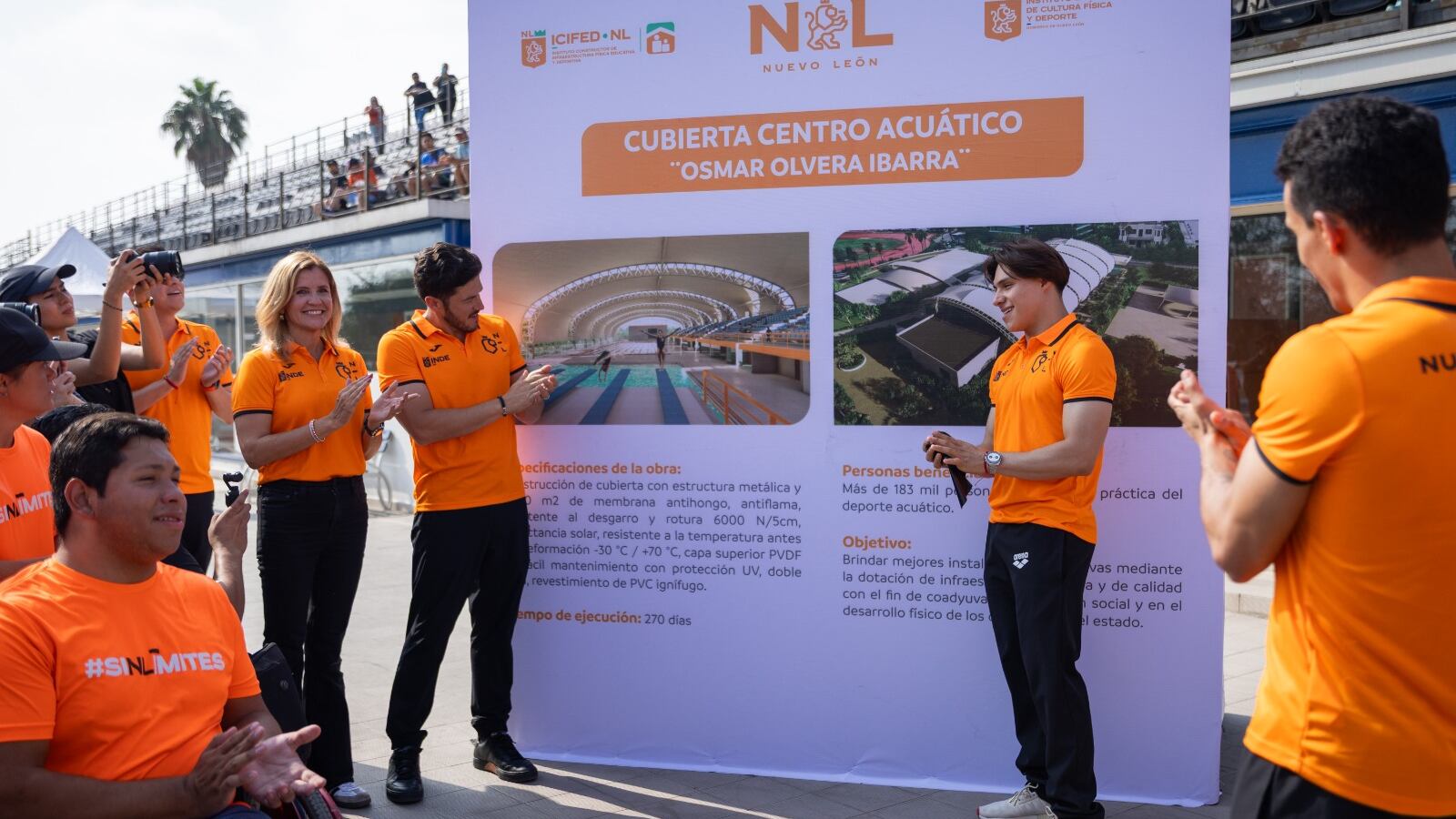 El gobernador reconoció la labor de los clavadistas de Nuevo León.