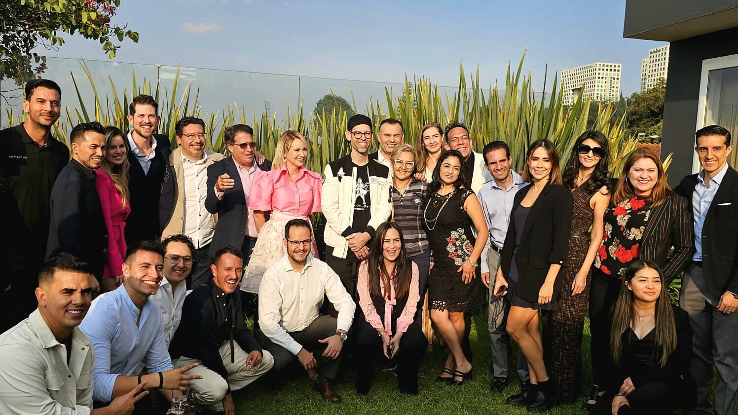 Influencers y emprendedores, Tom Bilyeu, Spencer Hoffman, EXMA 2023, Marketing, Publicidad, Branding, Experiencia EXMA 2023, Residencia de Spencer Hoffman, Marketing digital, Desarrollo empresarial, Creadores de contenido, Autenticidad en marketing, Evento exclusivo, Networking, Charlas inspiradoras, Emprendimiento, Innovación en marketing, marketing