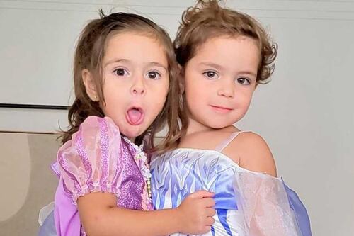 Las gemelas de Jacky Bracamontes y Martín Fuentes se transforman en princesas y enternecen en redes