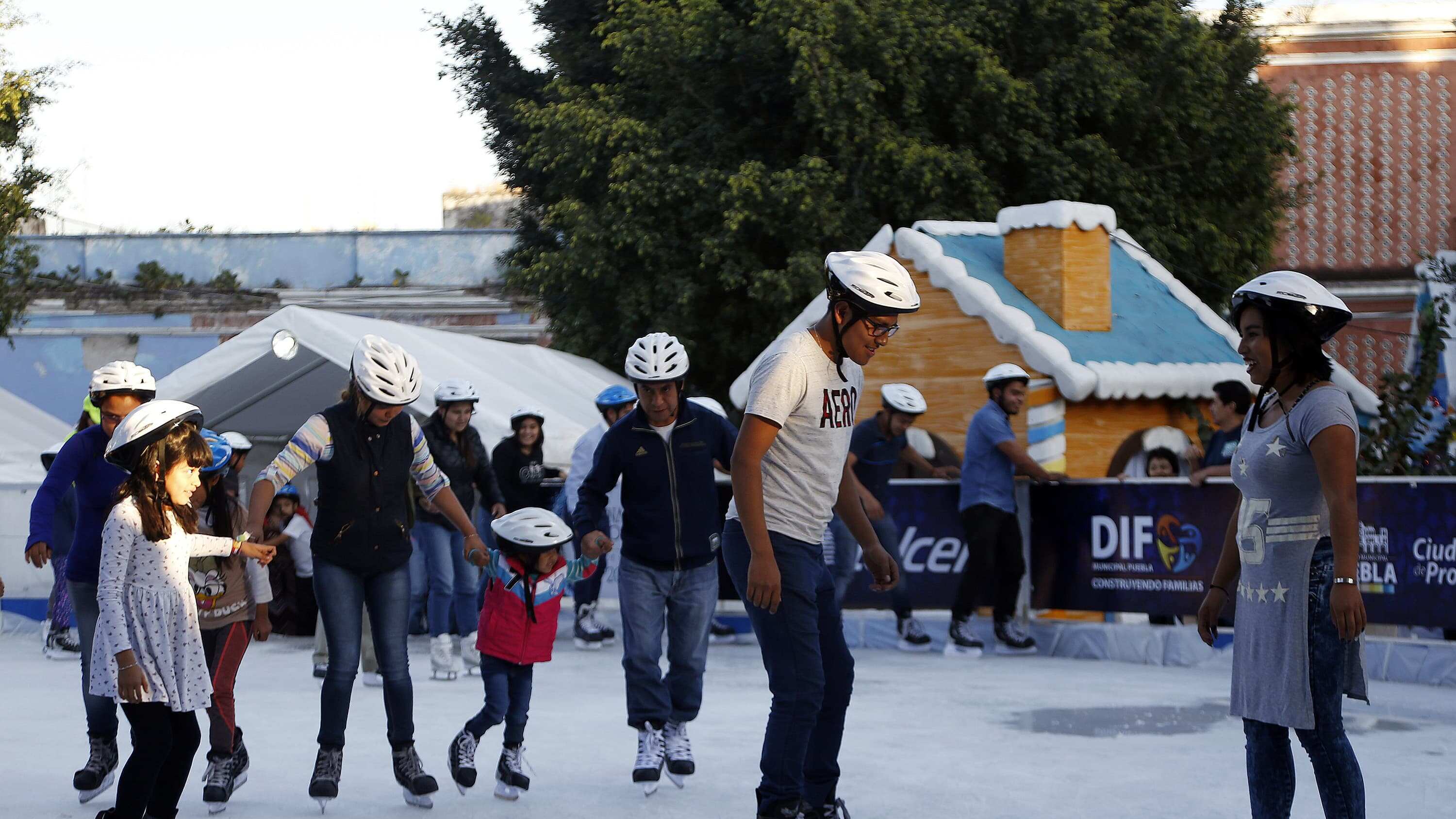 Diversión Navideña en Puebla: Pista de Hielo, Tren y Más Actividades Gratuitas