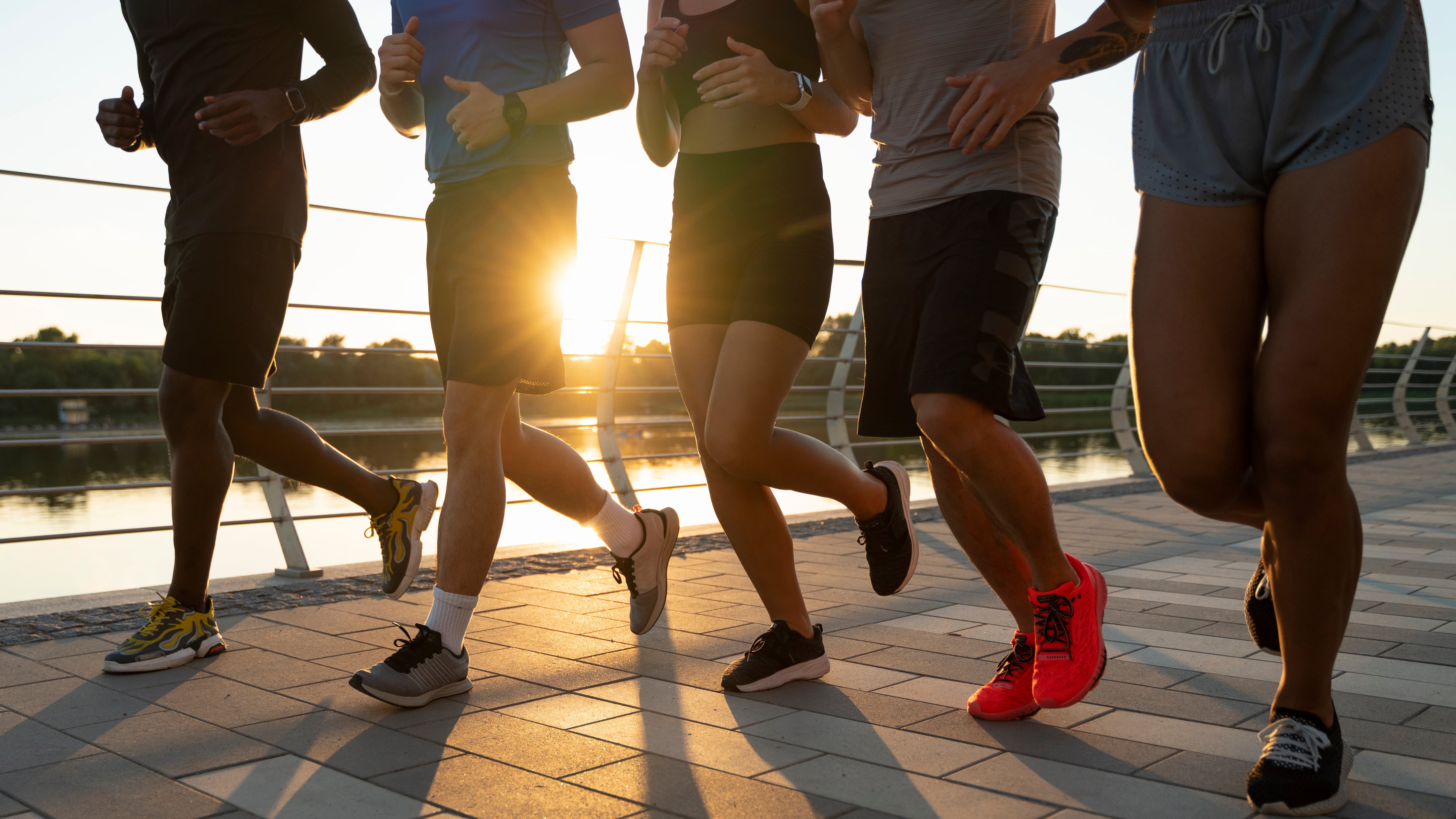 Las carreras han dejado de ser únicamente una práctica deportiva individual para convertirse en un estilo de vida que integra bienestar, disciplina, comunidad y experiencias compartidas. Foto: Freepik.