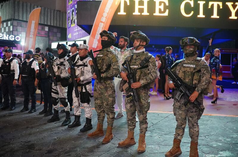 Cancún marinos y Guardia Nacional protegen temporada de Spring Break
