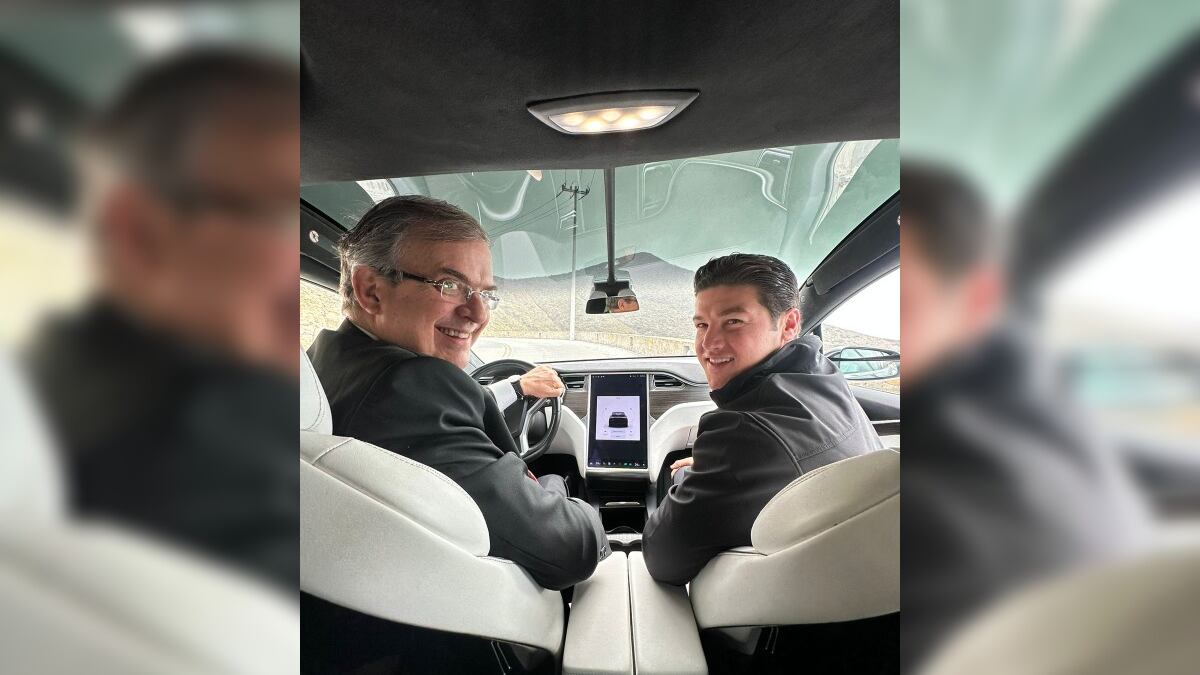 El canciller y Samuel García recorrieron los terrenos donde se instalará la armadora de autos eléctricos.