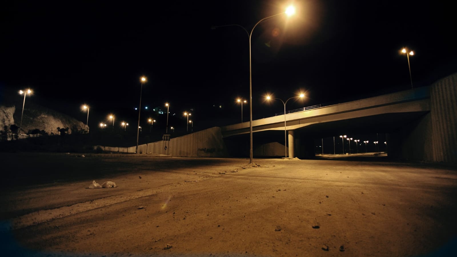 La queja ciudadana es la falta de buen alumbrado público en la capital de NL.