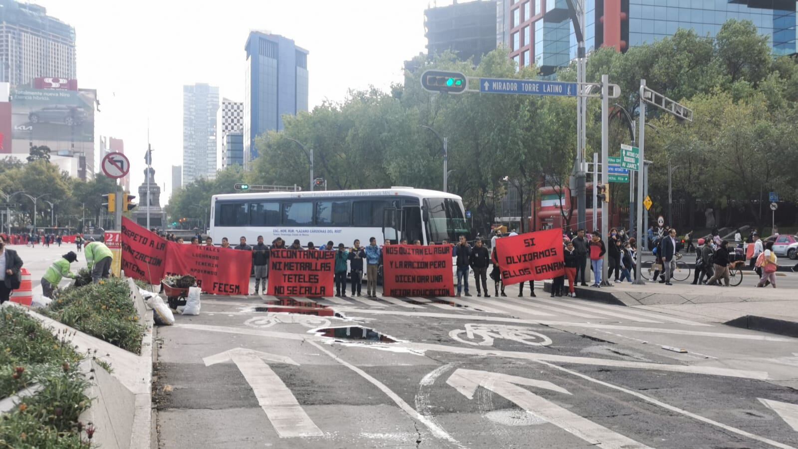 La circulación en esta vialidad se vio afectada. (Especial)