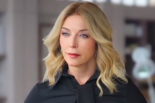 ¿Romance en puerta? El video de Laura Flores “cargando” a Yahir que rompió el internet