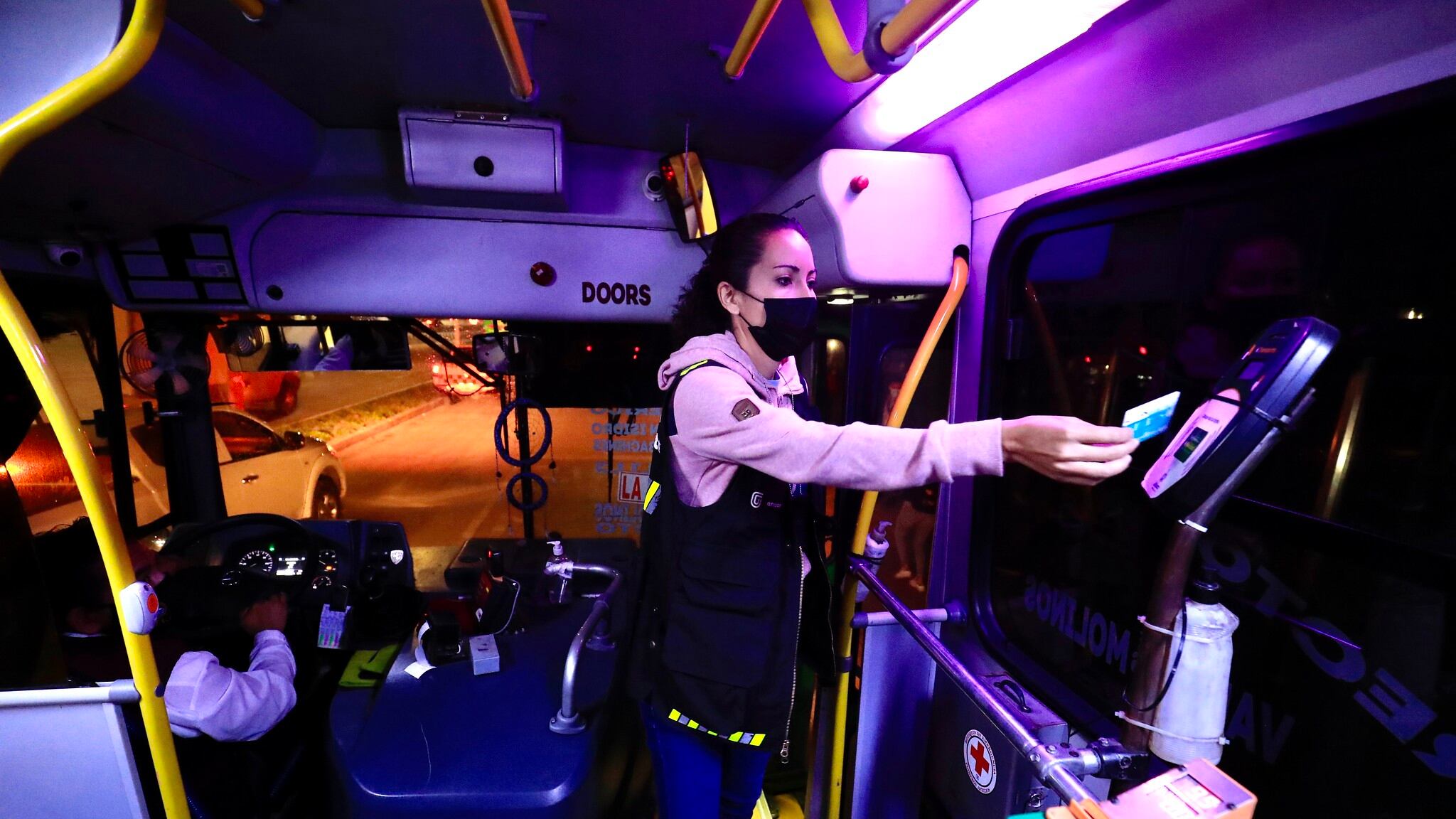 Autoridades han insistido en el uso de la tarjeta de prepago para eliminar por completo el pago en las alcancías de las unidades.