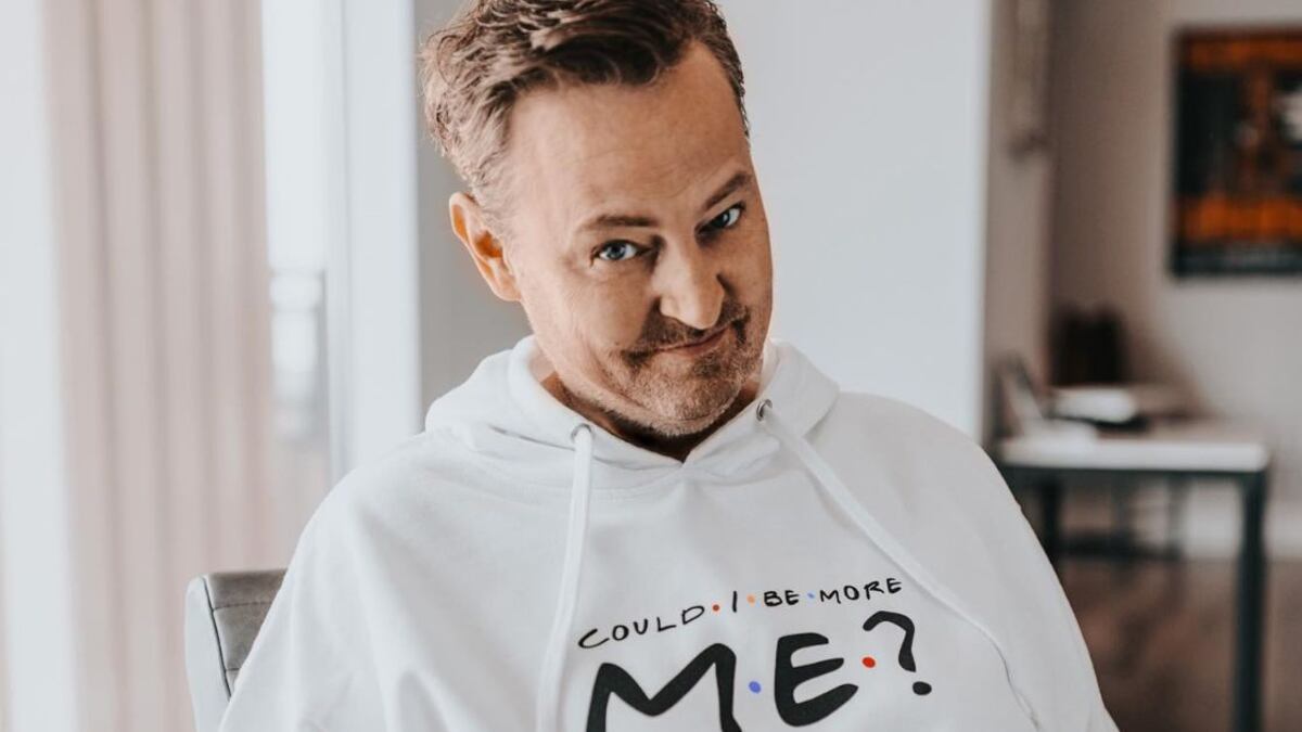 Matthew Perry alcanzó la fama internacional encarnando a Chandler Bing en 'Friends'