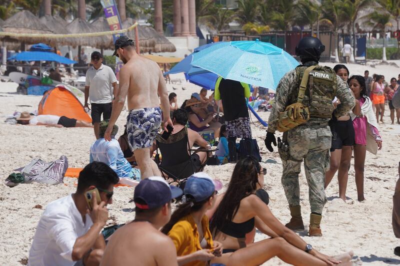 Cancún marinos y Guardia Nacional protegen temporada de Spring Break