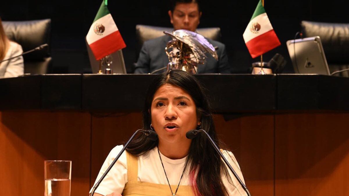 La senadora hizo público que recibió una amenaza para bajarse de la contienda presidencial. (@IndiraKempis)