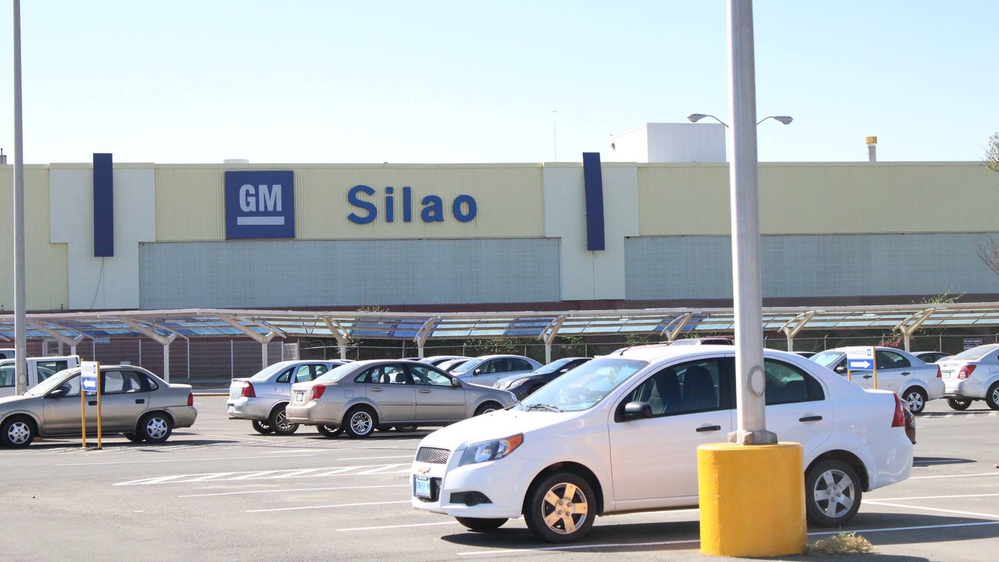 Nuevo paro en armadora de Guanajuato por falta de suministros.