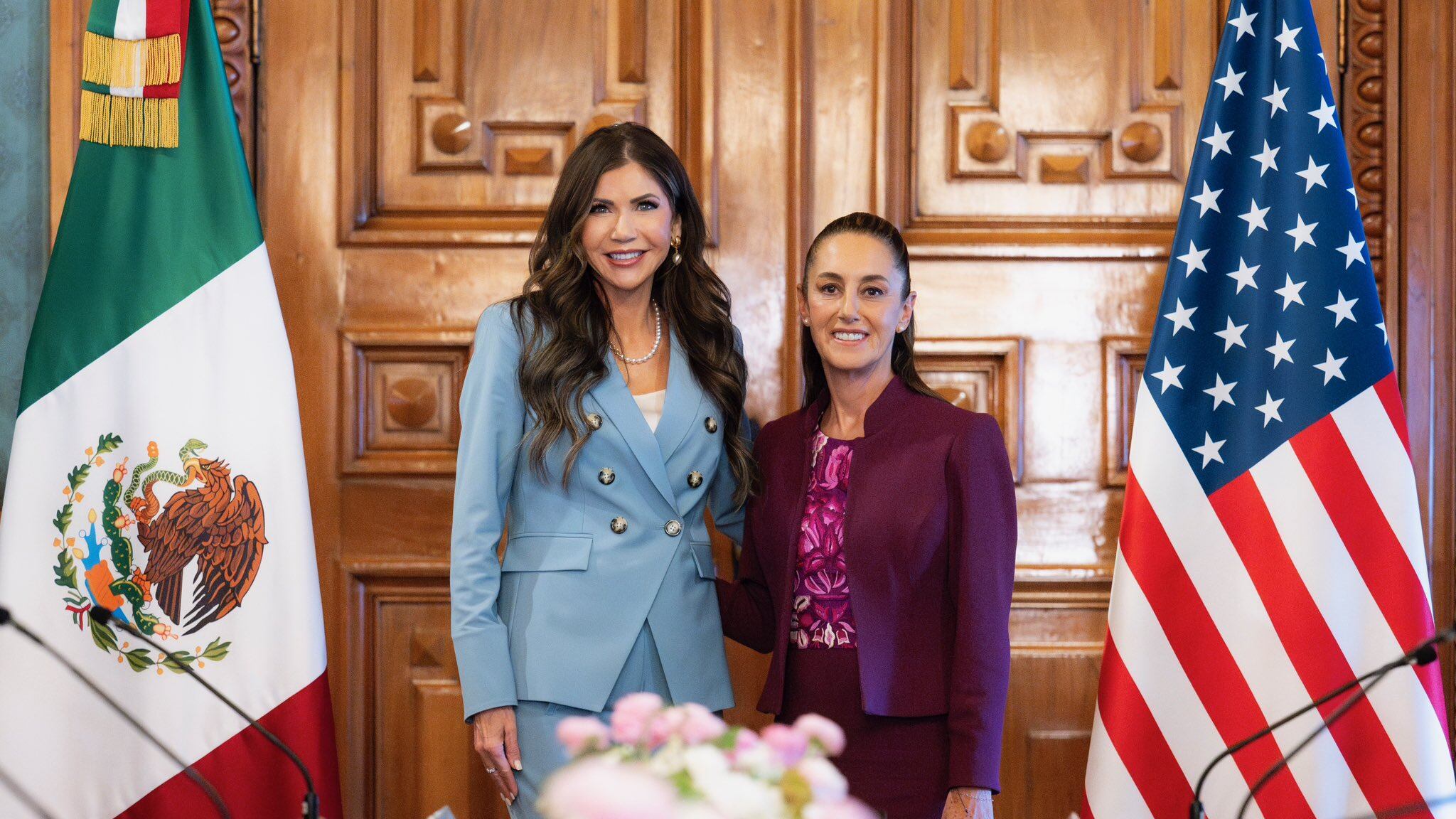 Kristi Noem destaca logros en reunió con Claudia Sheinbaum