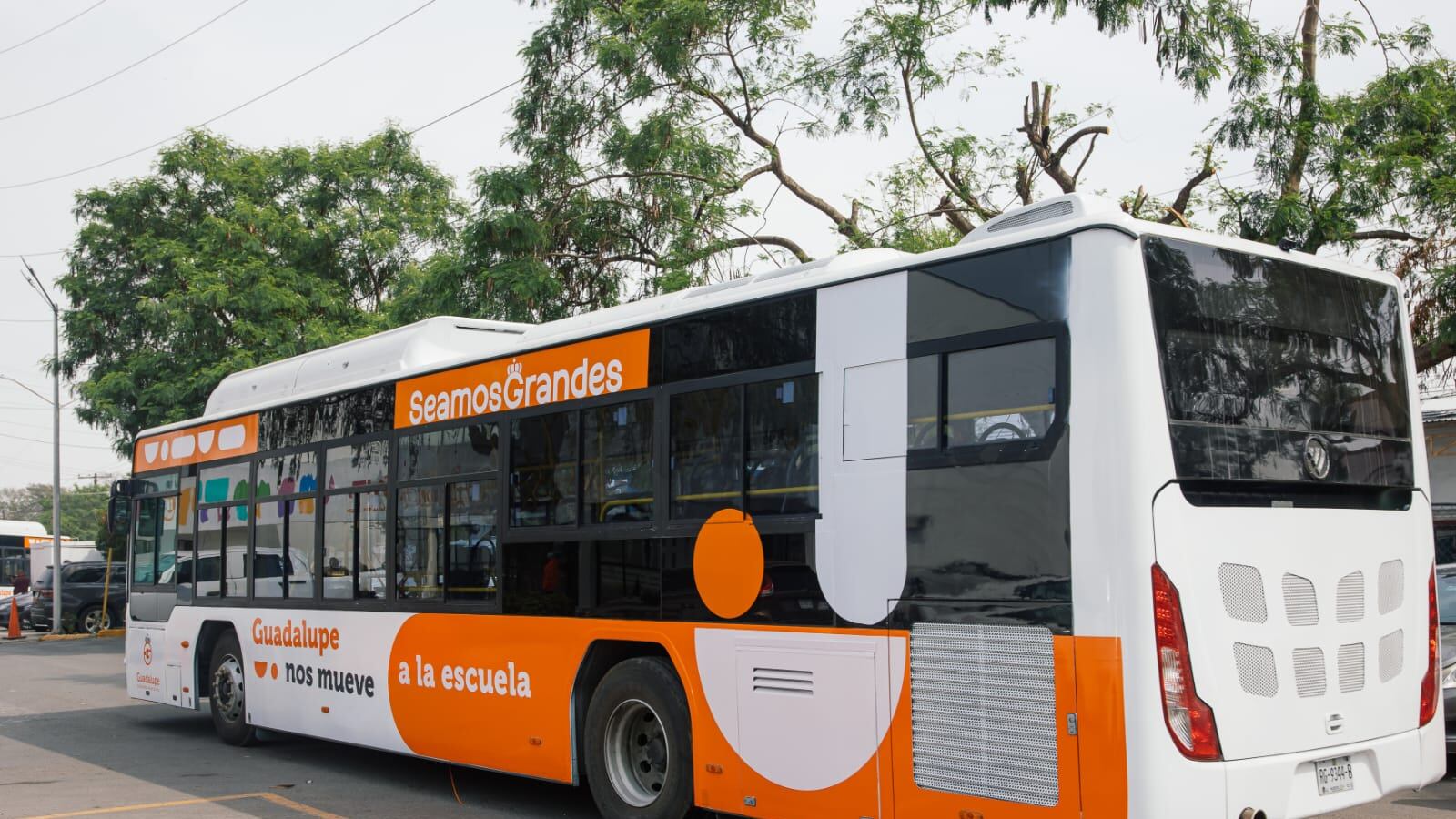 Además de los ramales naranja y azul ahora se agrega el blanco.