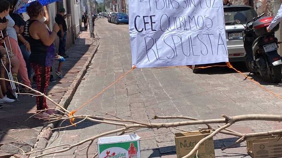 Se han presentado cortes eléctricos durante los últimos días tras las lluvias. (Cortesia)