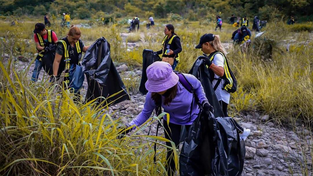 El 27 de mayo, el alcalde de San Pedro, Miguel Treviño encabezó el Limpialeón.