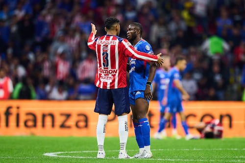 Chivas estalla públicamente contra el arbitraje por penal que le quitó el triunfo ante Cruz Azul