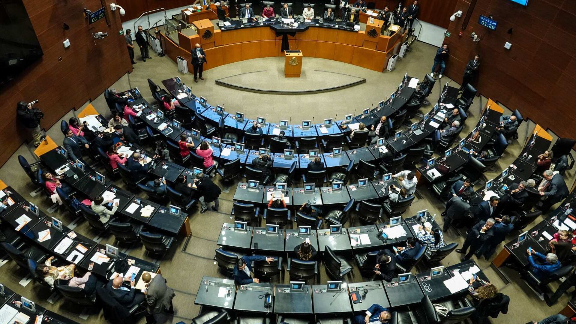 La última sesión del año se prolongó toda la madrugada.