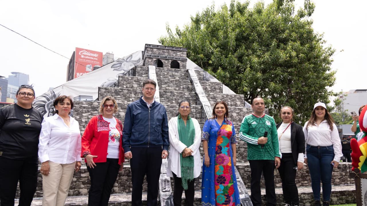 Inauguran Glorieta Mundialista