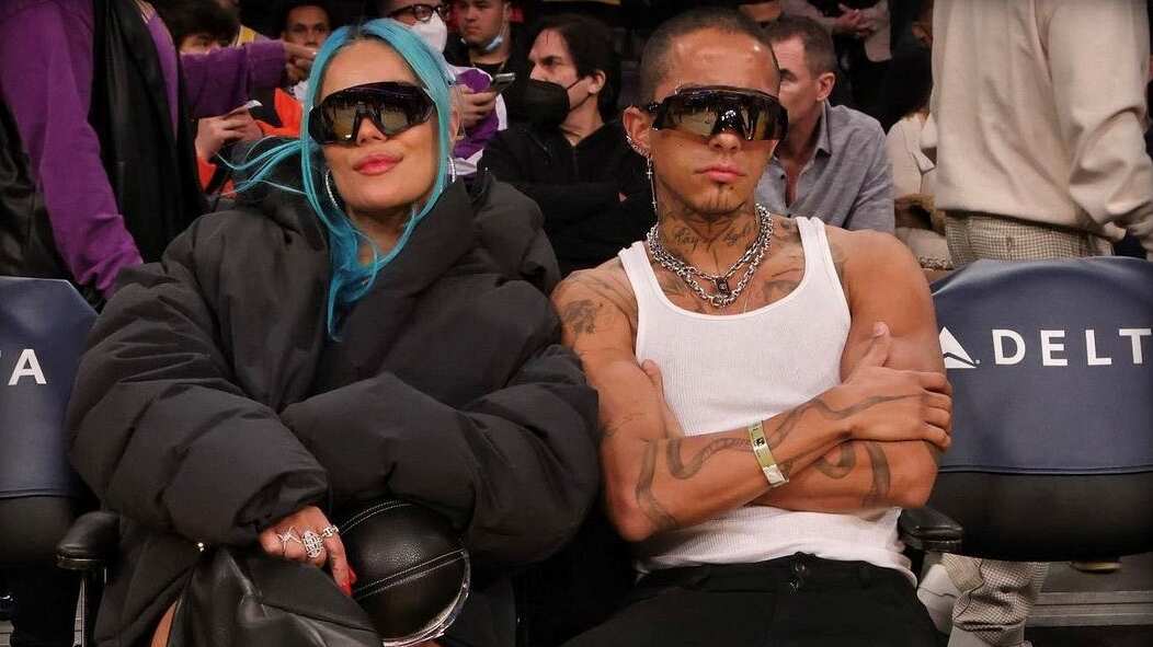 Muchos aseguran que esta es la nieva pareja de Karol G y es que los rumores crecen luego de que Anuel dejara ver más cercano a su nueva pareja.