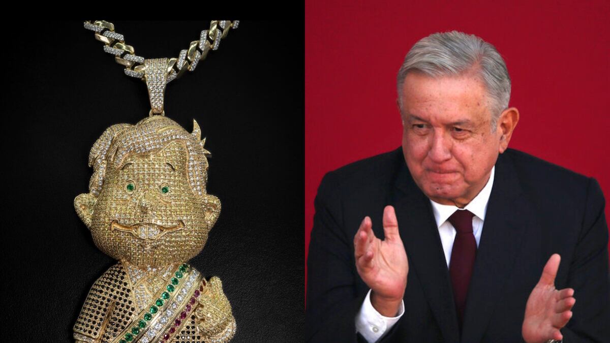 La figura de oro del presidente vale más de 100 mil pesos. (Cuartoscuro)