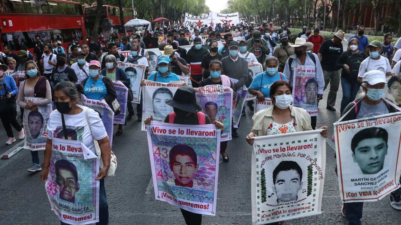 Padres de los 43 normalistas desaparecidos de Ayotzinapa. Foto: Cuartoscuro