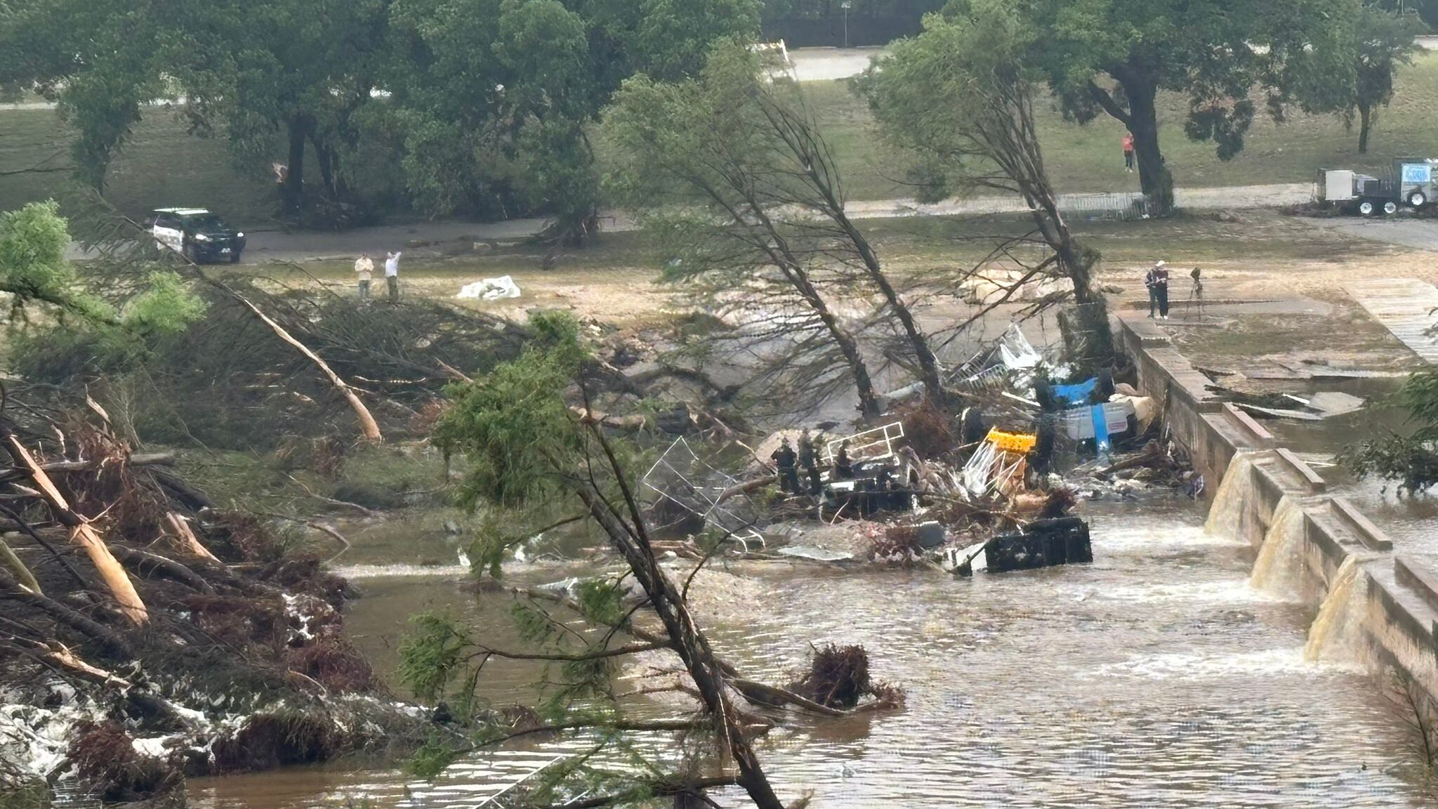La tormenta provocó una inundación repentina en la región montañosa de Texas, dejando un saldo devastador la noche del 4 de julio.