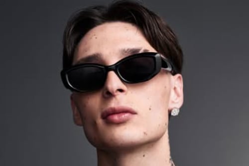 ¿Peso Pluma envió flores al funeral de “El Mencho”? La verdad detrás de la imagen que sacude a México