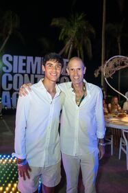 ¡Vive la magia de la Fiesta de Blanco en el Abierto Mexicano de Tenis, ambientada en la Torre Perla del Hotel Princess, Acapulco! Un encuentro único donde la elegancia se fusiona con la emoción del tenis.