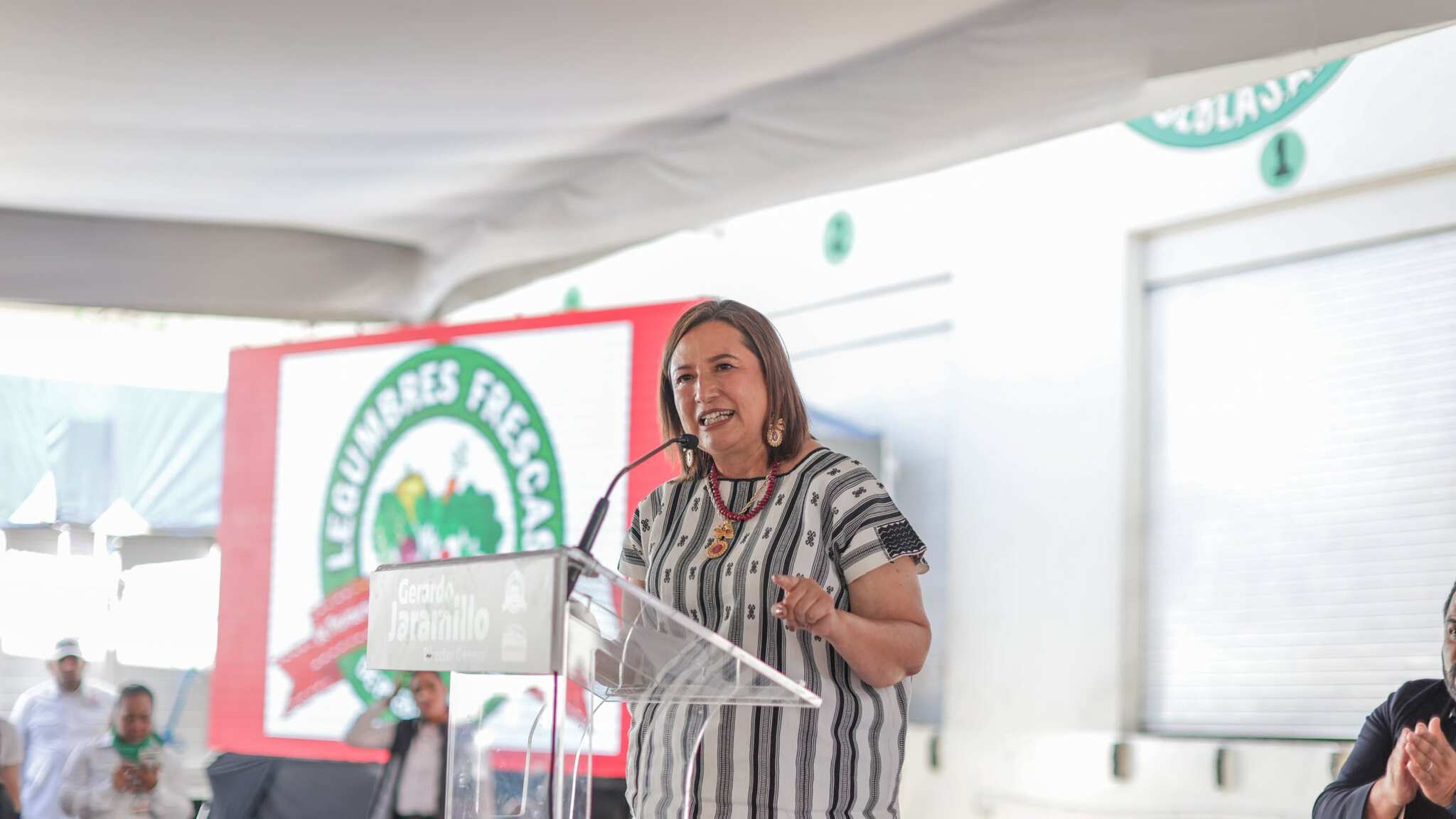 Xóchitl Gálvez felicita a Javier Milei por ganar presidencia de Argentina