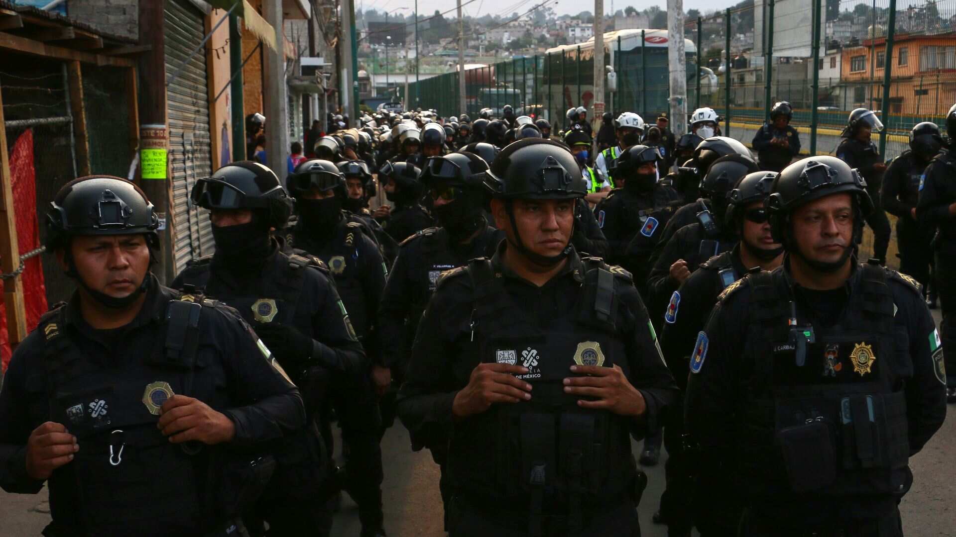 A inicios de mayo vecinos del pueblo San Miguel Topilejo, bloquearon la autopista México-Cuernavaca en protesta por presuntas detenciones arbitrarias.