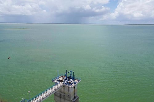 Abren compuerta de El Cuchillo para pagar deuda hídrica a Estados Unidos