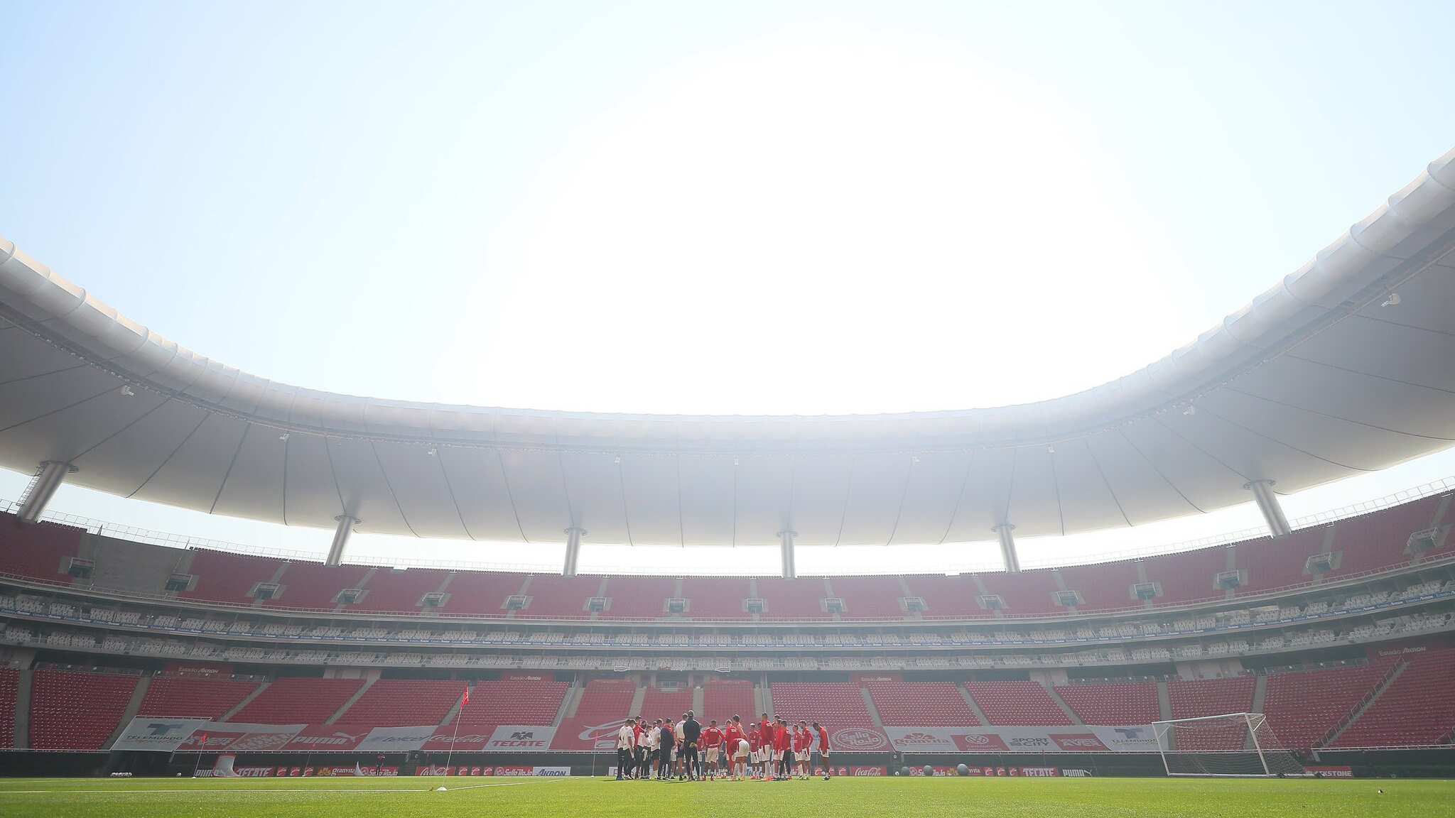Chivas cancela entrenamiento por humo de incendio