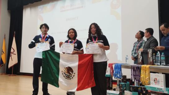 Estudiantes del SABES Valle de Jerez obtuvieron medalla de bronce en INFOMATRIX Sudamérica Ecuador 2026 con su proyecto “Levitador Acústico”.