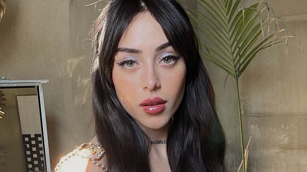 Nicki llegó a la escena en 2019 cuando lanzó su álbum debut Recuerdos, incluyendo colaboraciones con Cazzu, DUKI y Bizarrap.