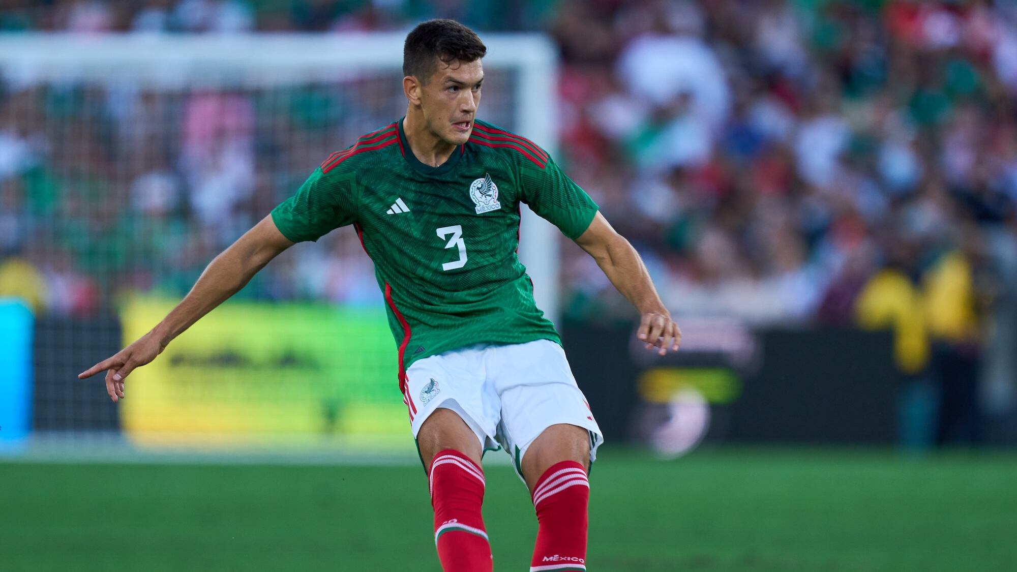 César Montes con México