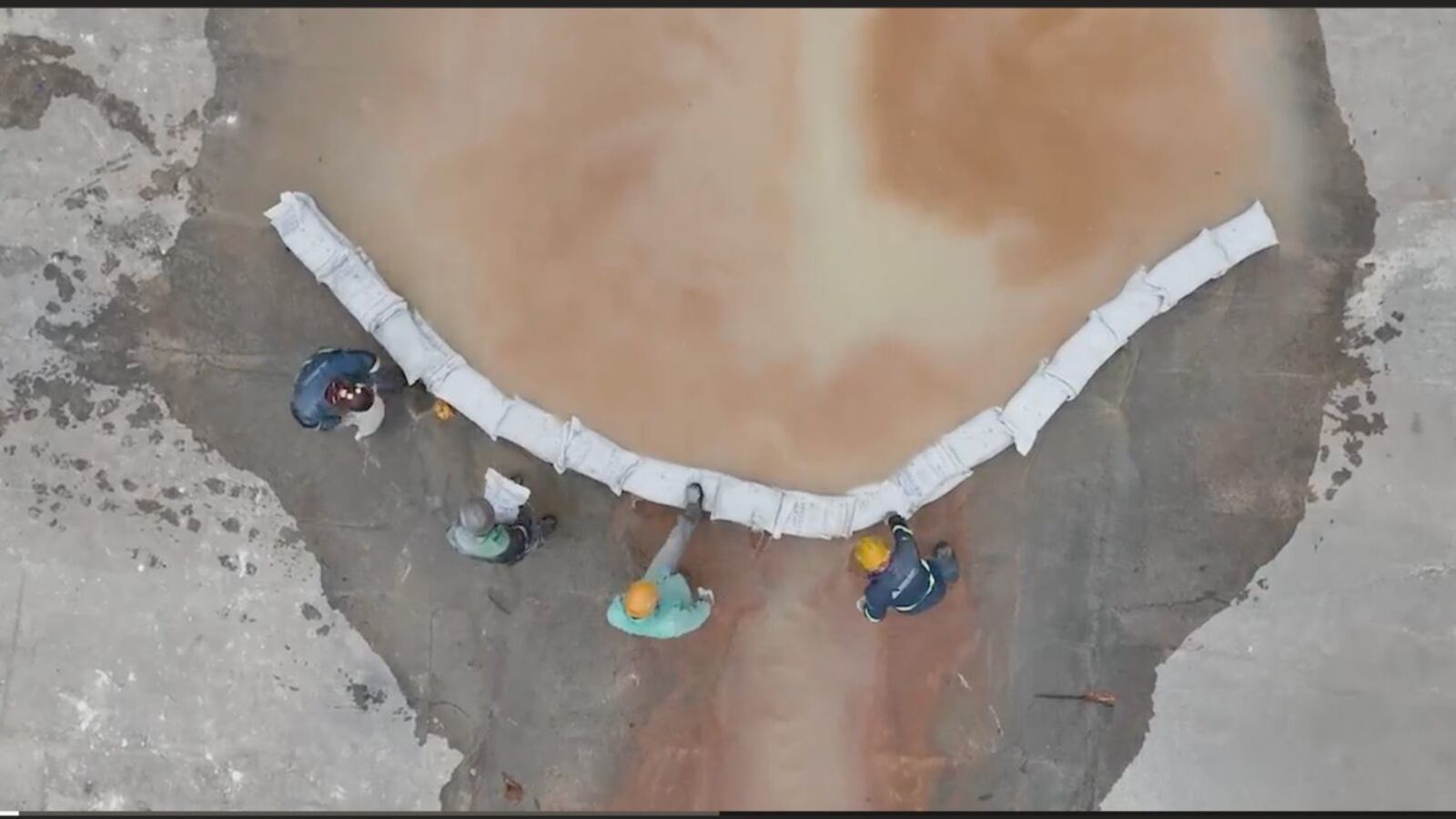 Actualmente se trabaja en eliminar del concreto la coloración rojiza ocasionada por el óxido ferroso, señaló Ternium.