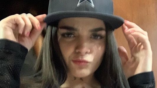 La estrella de Onlyfans Karely Ruiz paraliza la red en sesión de fotos en bikini