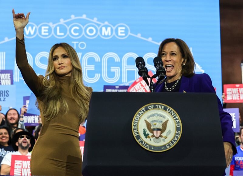 Jennifer Lopez asistió a un mitin para apoyar