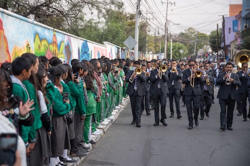 Realizan desfile en El Marqués por la Revolución