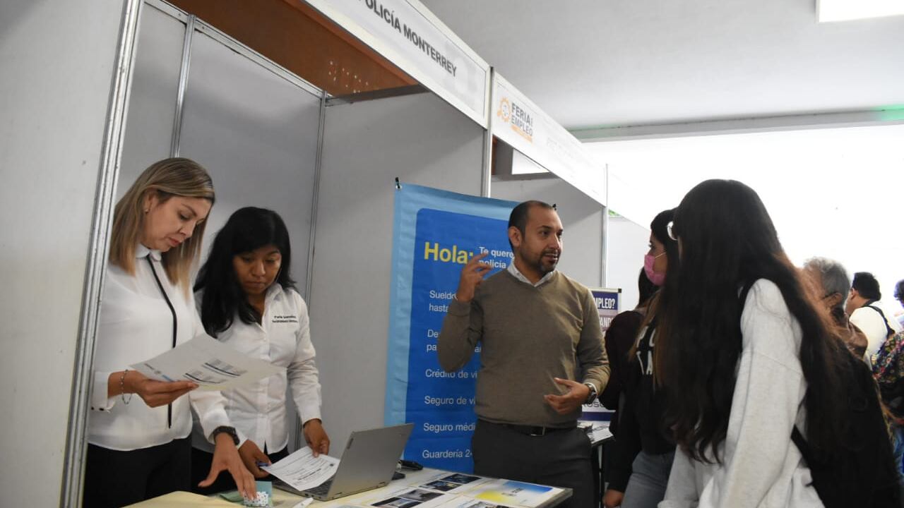 Los estudiantes recibieron información desde salario hasta prestaciones.